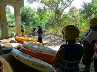 Illustration for article titled I Kayaked the Part of the Los Angeles River That Actually Looks Like a River